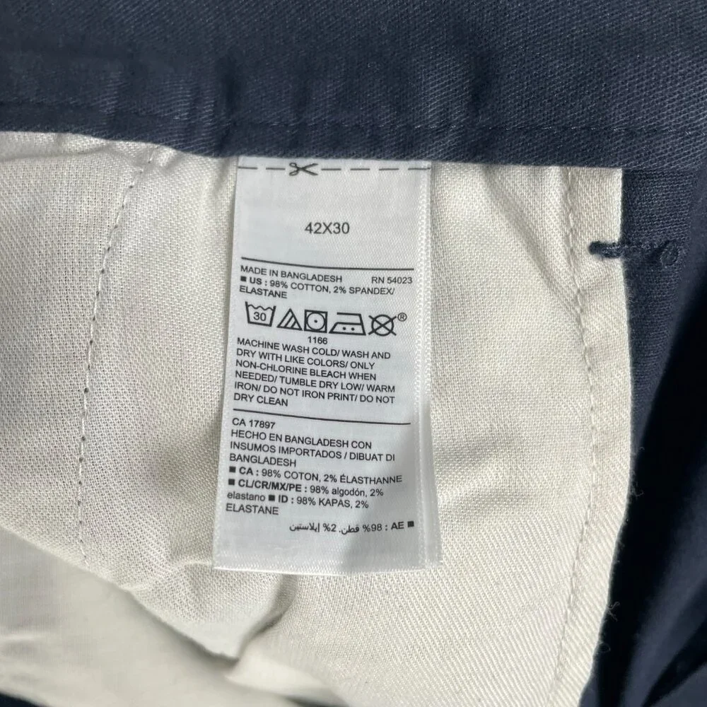 Old Navy Ultimate Loose Men’s 42x30 Navy Blue Built-In Flex Chino Pants Casual